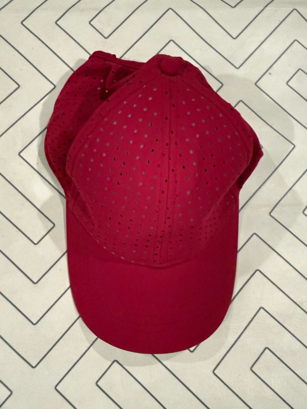 Lululemon Raspberry Reflector Hat - Picture 11 of 11